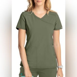 Cherokee infinity scrub set size XL. Worn 1 time. Olive in color.